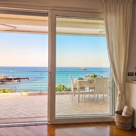 Clicksardegna Seabreeze Luxury Waterfront Apartment *