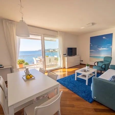 Clicksardegna Seabreeze Luxury Waterfront *
