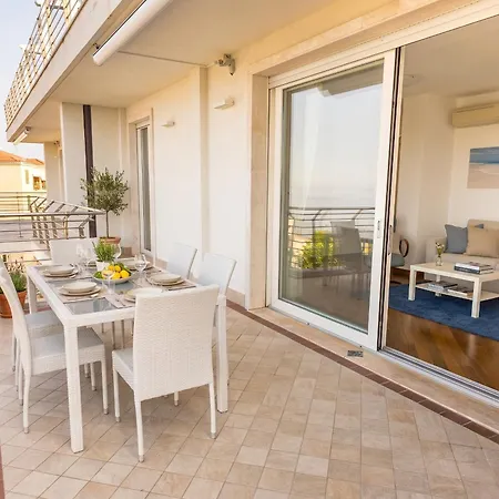 Clicksardegna Seabreeze Luxury Waterfront Apartment