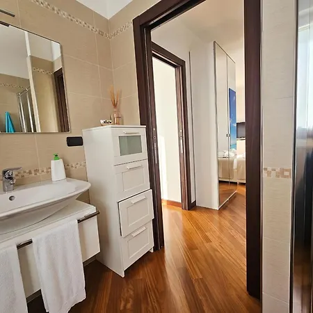 Clicksardegna Seabreeze Luxury Waterfront Apartment *
