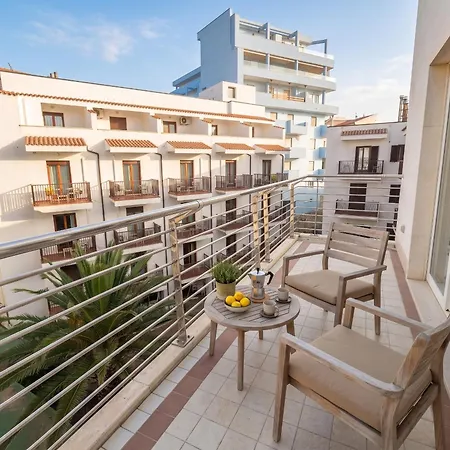 Clicksardegna Seabreeze Luxury Waterfront Apartment