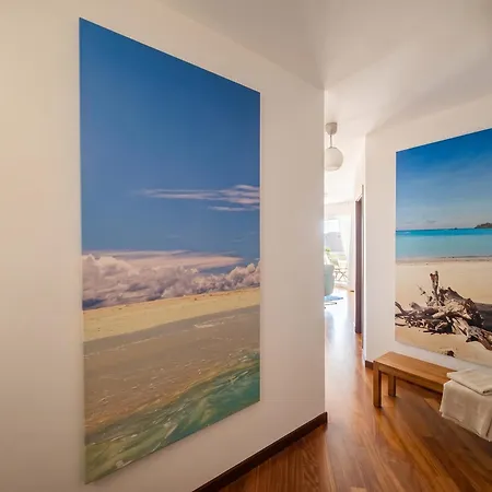 Clicksardegna Seabreeze Luxury Waterfront Apartment *